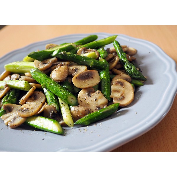 芦笋毛豆炒蘑菇怎么做好吃 芦笋毛豆炒蘑菇怎么做好吃又简单